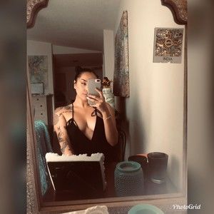 Meet your Posher, Dee